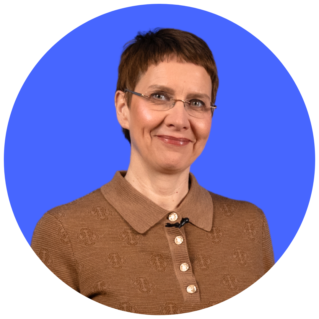 susanna mäkelä_profile_blue circle